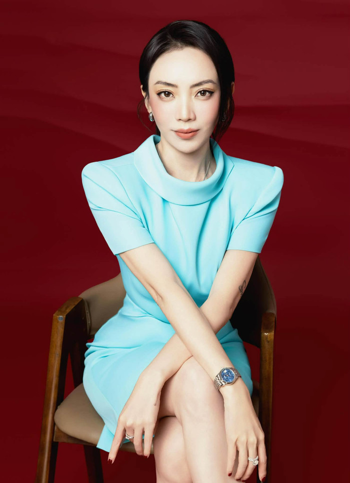 Thu Trang ngày càng khẳng định dấu ấn ở cả diễn xuất lẫn vai trò đạo diễn. Ảnh: FBNV.
