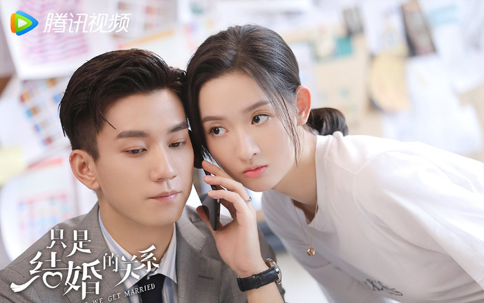 Nếu yêu thích mô-típ cưới trước yêu sau, Chỉ Là Quan Hệ Hôn Nhân là một lựa chọn đáng chú ý. Vương Tử Kỳ và Vương Ngọc Văn vào vai Doãn Tư Thần và Cố Hề Hề, hai nhân vật đến với nhau từ một thỏa thuận mang tính lợi ích. Cố Hề Hề là nhà thiết kế thời trang tự do, trong khi Doãn Tư Thần là một tổng tài lạnh lùng và quyết đoán. Sau một sự cố, cả hai ký hợp đồng hôn nhân kéo dài ba tháng. Sống chung khiến những khác biệt ban đầu dần thay đổi, đặc biệt khi Doãn Tư Thần ngày càng bị thu hút bởi sự kiên cường và đáng yêu của Cố Hề Hề. Từ một cuộc hôn nhân có thời hạn, tình cảm thật sự từng bước hình thành.