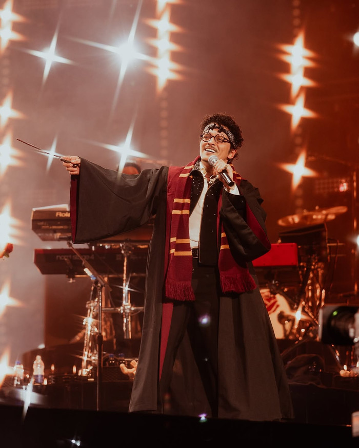 Bruno Mars công khai gọi tên Rosé: 'Bây giờ cô ấy còn chẳng nghe điện thoại của tôi nữa' Ảnh 3