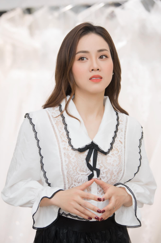 Ngọc Hà gặp không ít ý kiến trái ngược khi đăng tải những câu chuyện xoay quanh NSND Công Lý.