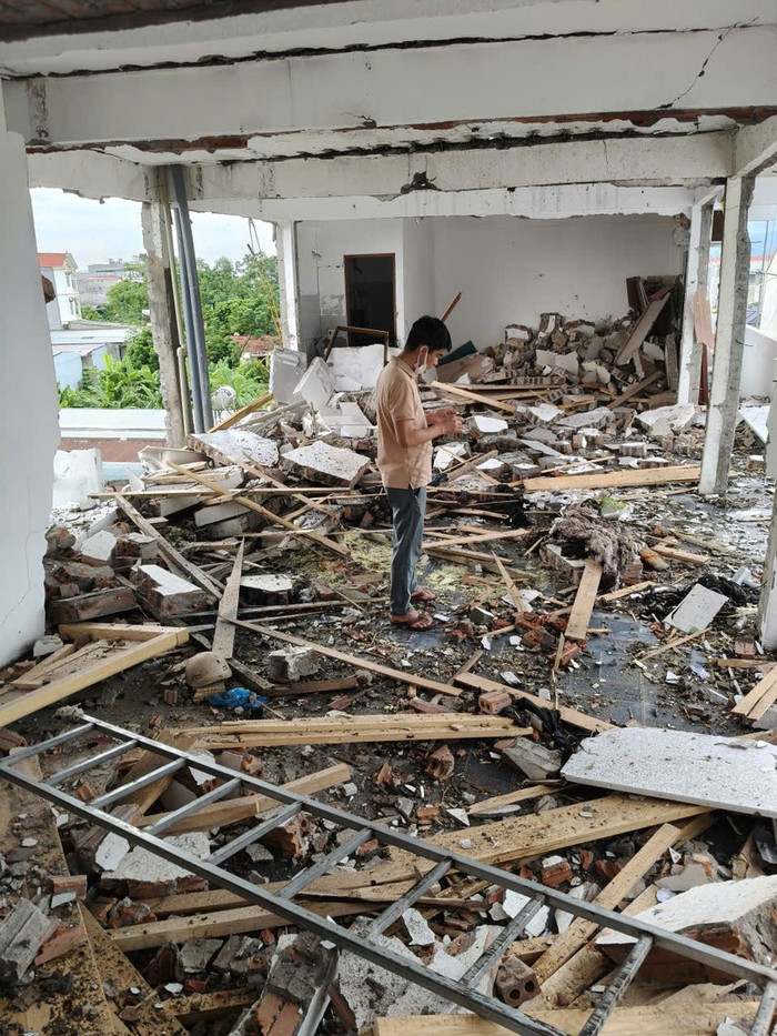 Hiện trường vụ nổ do pháo tự chế ở xã Bình Xuyên&nbsp;