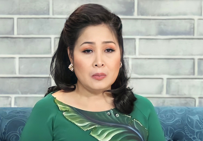 NSND Hồng Vân cũng từng chứng minh rằng bản thân hoàn toàn có khả năng xuất hiện trong những tác phẩm đạt doanh thu tốt.&nbsp;