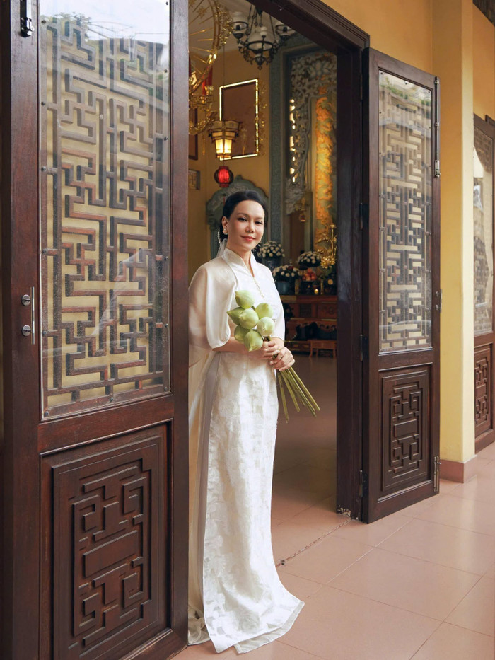 Ở tuổi U50, Việt Hương gặt hái nhiều thành công trong sự nghiệp lẫn cuộc sống hôn nhân hạnh phúc. (Ảnh: FBNV)