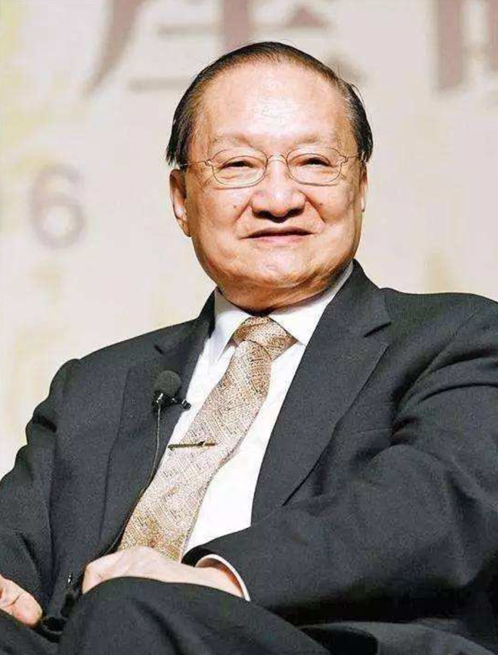 Cố nhà văn Kim Dung để lại nhiều tiểu thuyết võ hiệp nổi tiếng như 'Thần điêu đại hiệp', 'Anh hùng xạ điêu', 'Ỷ thiên đồ long ký', 'Tiếu ngạo giang hồ', 'Lộc đỉnh ký',…