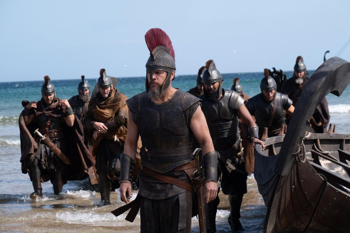 Giữa cơn sốt phòng vé của The Odyssey, nhiều bộ phim có liên quan như Troy và Oppenheimer cũng bất ngờ nhận được sự quan tâm.