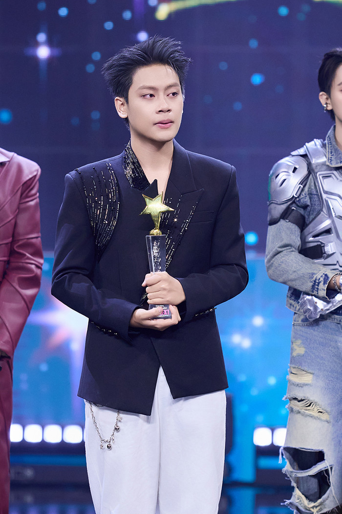 Thí sinh Trần Tấn Bảo trở thành quán quân của The Next Artist 2026.