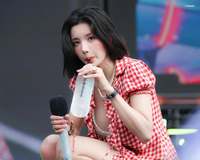 Kwon Eun Bi cho biết ngoài đời, cô vốn không phải người có tính cách mạnh mẽ như những gì khán giả nhìn thấy.&nbsp;
