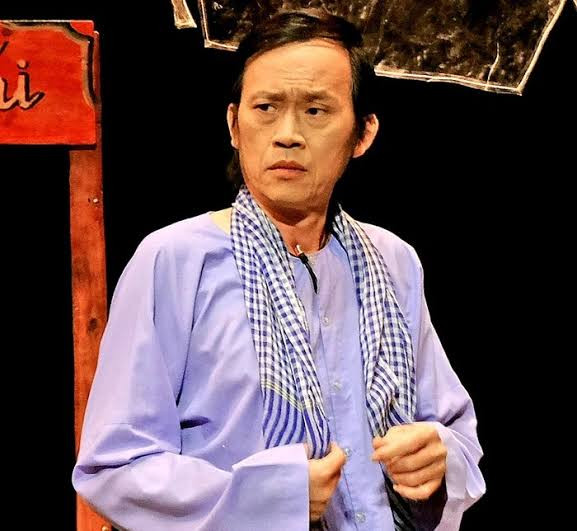Ở tuổi 56, Hoài Linh chọn cách lặng lẽ trở lại sân khấu và tiếp tục theo đuổi đam mê nghệ thuật.