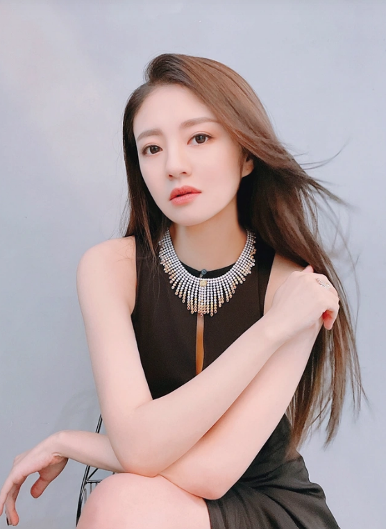An Dĩ Hiên ghi dấu với hình tượng Triệu Mẫn trẻ trung, thông minh và đầy cá tính.