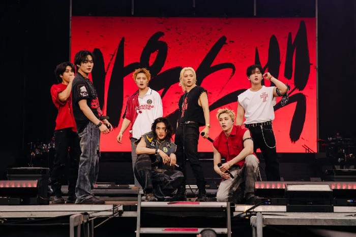 Stray Kids liên tục gặp sự cố trên sân khấu Ảnh 1