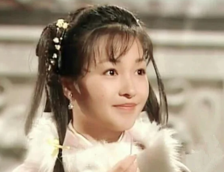 Lý Ỷ Hồng để lại dấu ấn với vai Quách Tương trong Thần điêu đại hiệp 1995.