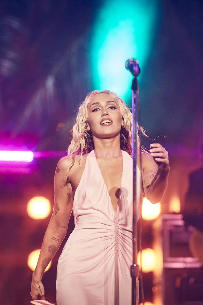 Miley Cyrus đổi tên Ảnh 4