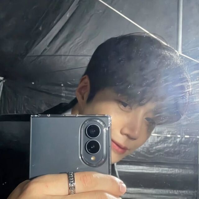 Kim Seon Ho đăng tải ảnh selfie sau vụ tranh cãi gần đây về việc chỉnh sửa ảnh. Ảnh: IGNV