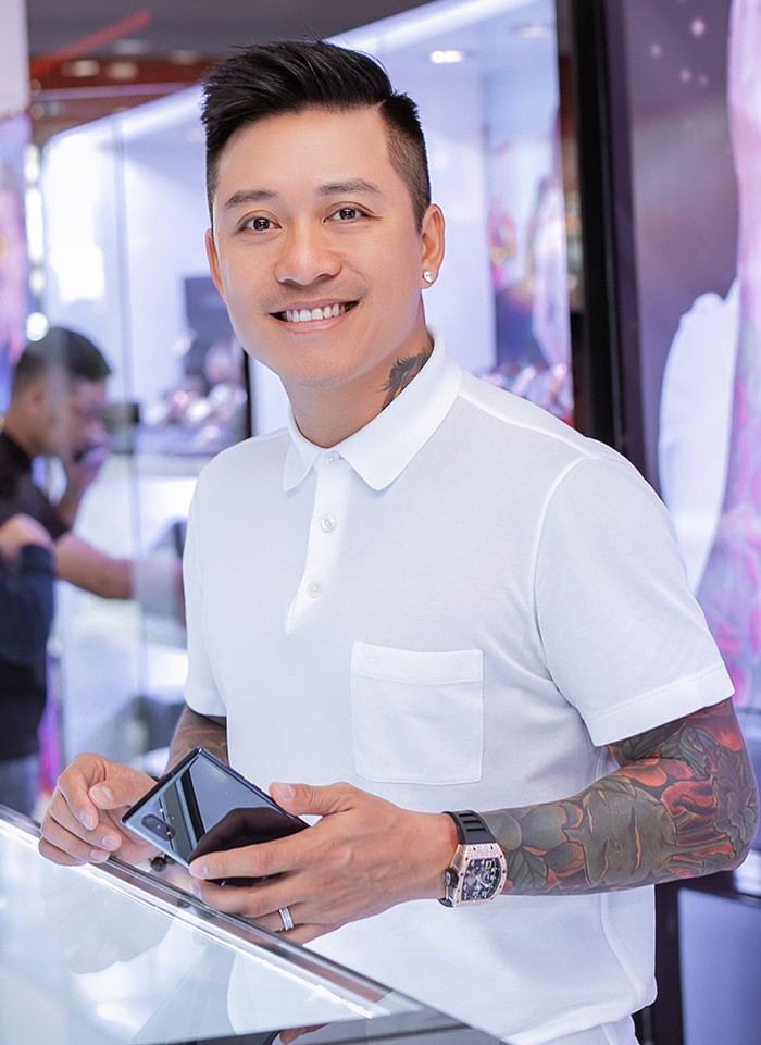 Ca sĩ Tuấn Hưng.