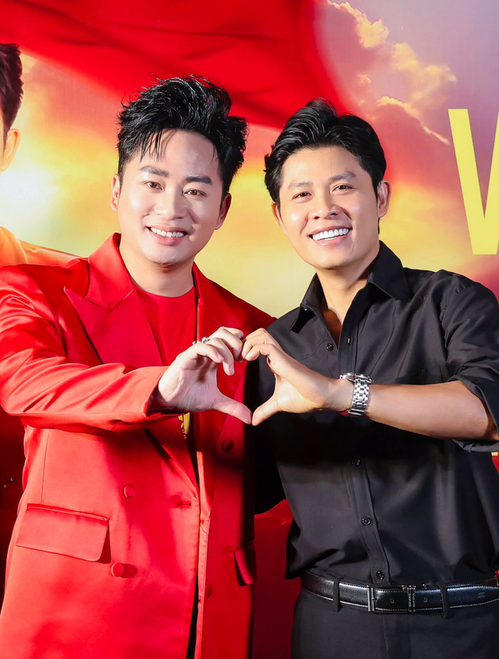 Tùng Dương và Nguyễn Văn Chung là đôi bạn thân thiết trong showbiz Việt.