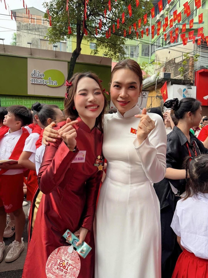 Lời chúc của Mỹ Tâm dành cho đàn em trước thành công của ca khúc mới khiến Phương Mỹ Chi không giấu được sự vui mừng.&nbsp;