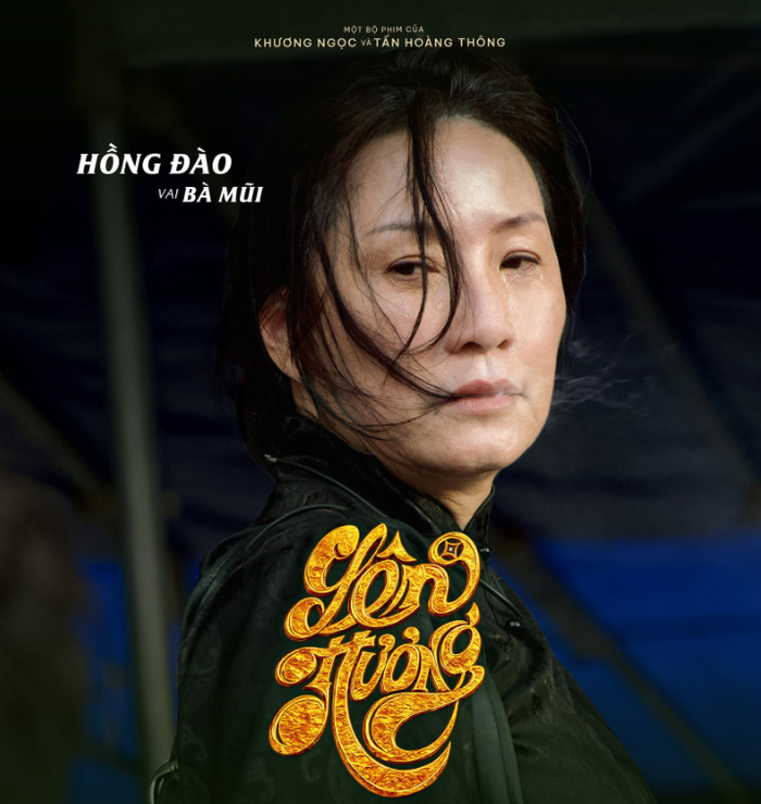 Bà Mũi mang đến một màu sắc khác cho Hồng Đào khi nữ nghệ sĩ rời xa hình tượng người mẹ giàu cảm xúc quen thuộc. Ảnh: FBNV.
