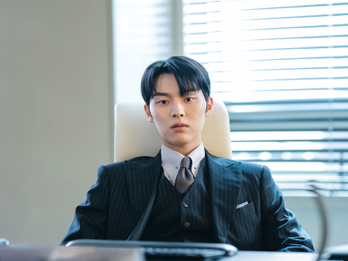 Nam diễn viên Choi Hyun Wook tiếp tục trở thành tâm điểm tranh luận sau khi xuất hiện trong một buổi livestream với trạng thái say xỉn.&nbsp;