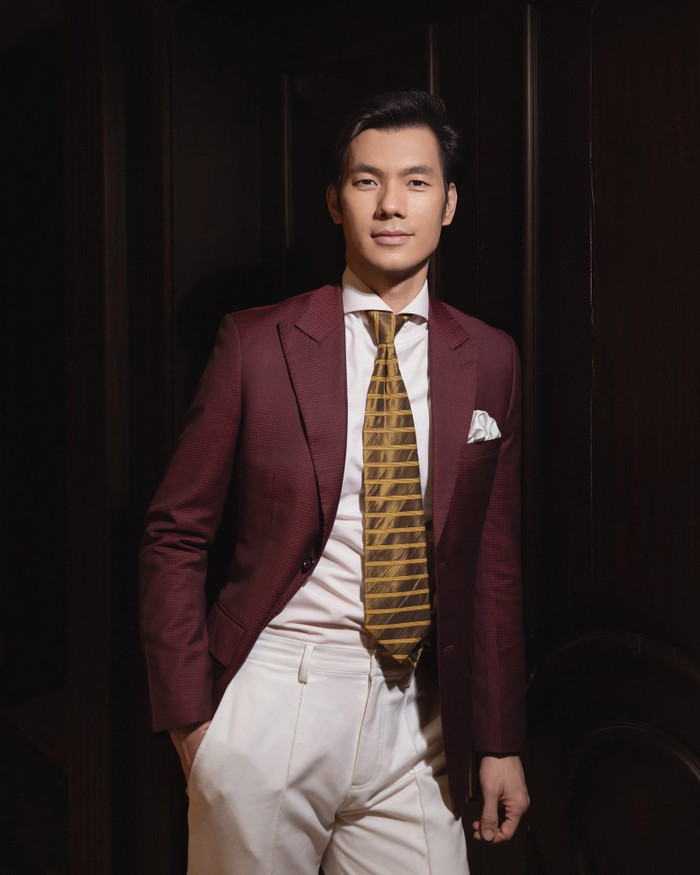 Nhan Phúc Vinh ở tuổi 40 đã có sự nghiệp vững vàng, nay hạnh phúc khi chuẩn bị bước sang một chặng đường mới bên Khả Ngân. Ảnh: FBNV