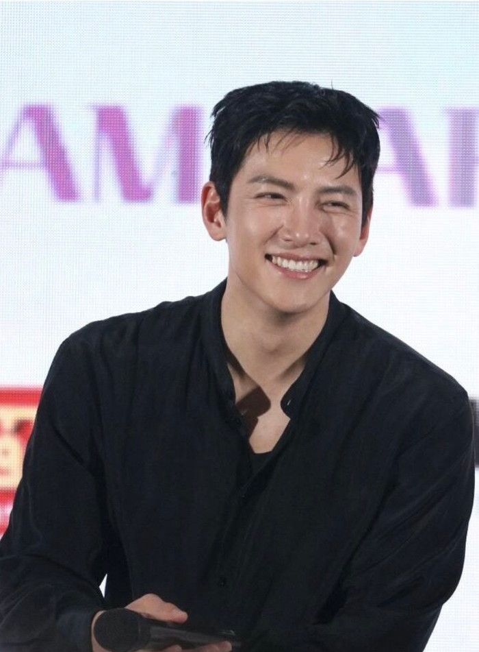 Vai Cho Won đánh dấu màn lột xác táo bạo của Ji Chang Wook khi anh hóa “tra nam” màn ảnh.
