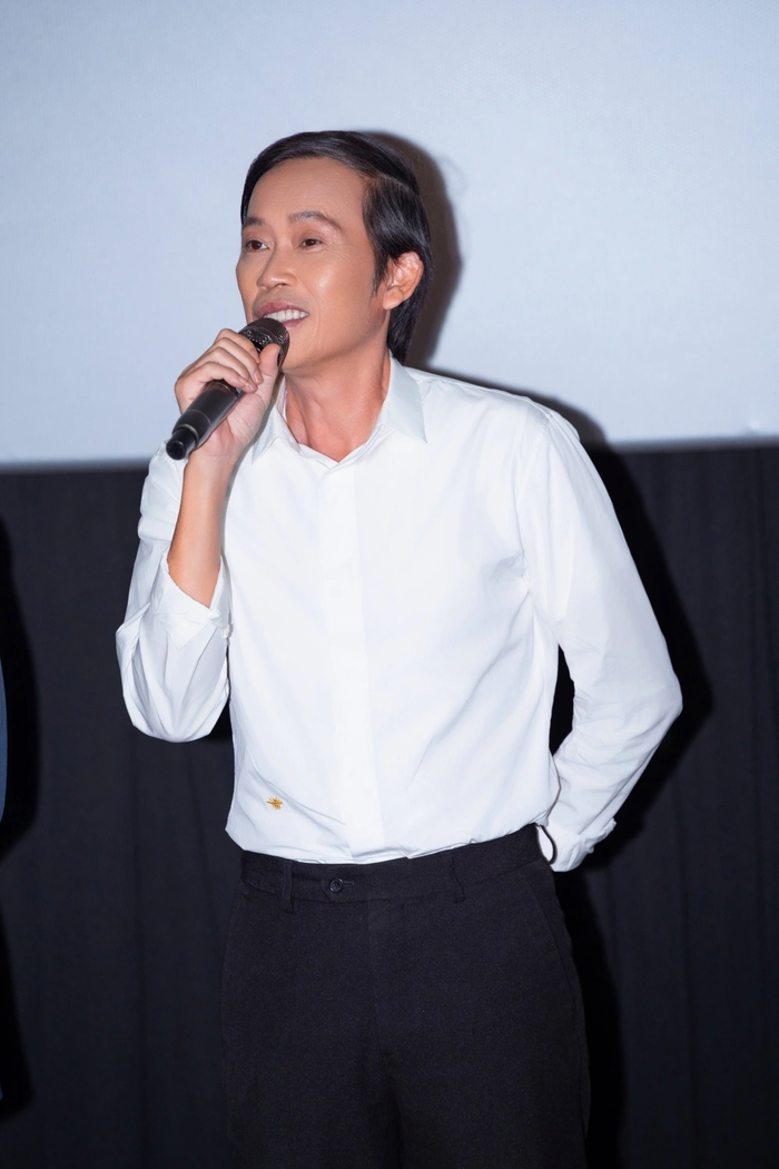 NSƯT Hoài Linh đang từng bước trở lại mạnh mẽ với điện ảnh.