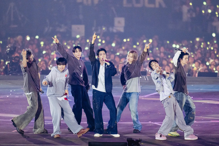 Truyền thông Anh ví sức hút world tour BTS ngang World Cup Ảnh 6