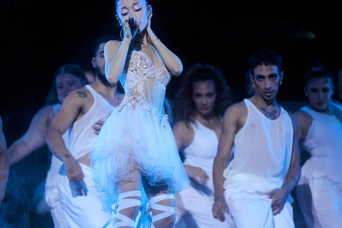 Ariana Grande lần đầu lên tiếng về quyết định tạm rời ánh đèn sân khấu Ảnh 4
