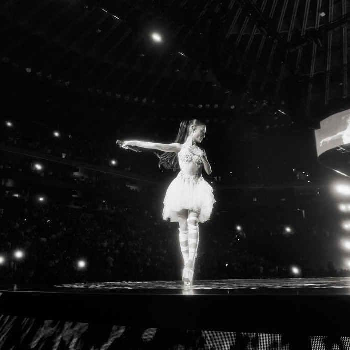 Ariana Grande lần đầu lên tiếng về quyết định tạm rời ánh đèn sân khấu Ảnh 2