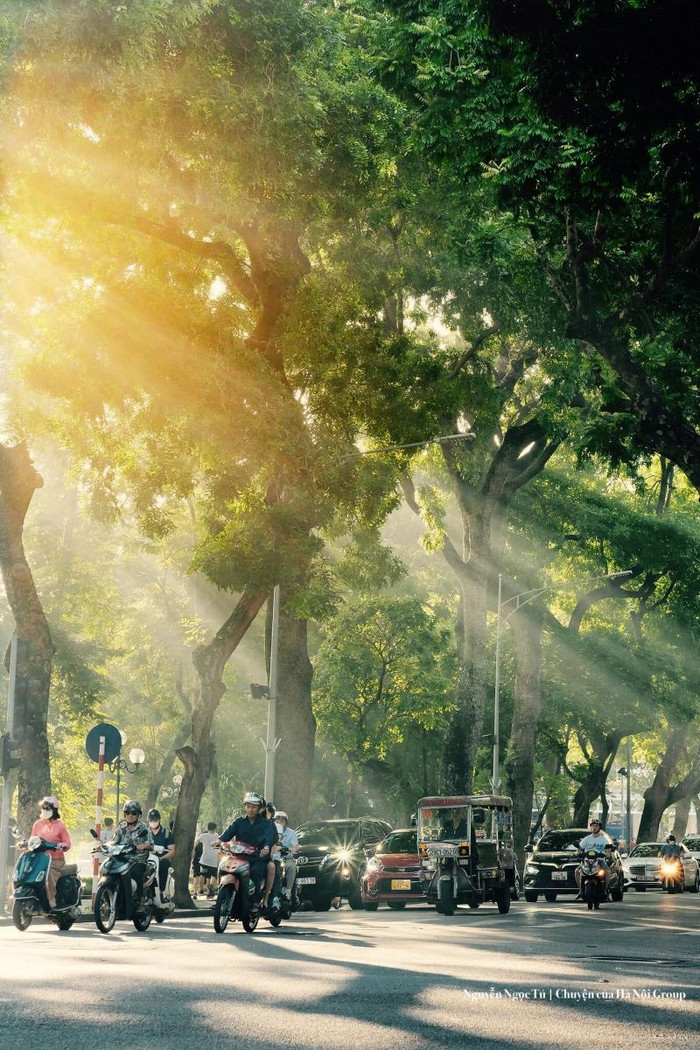 Phố Phan Đình Phùng - con phố được 'săn đón' nhiều nhất mỗi khi thu Hà Nội về. Ảnh: Nguyễn Ngọc Tú/Chuyện của Hà Nội