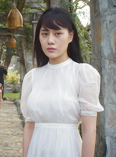 Phương Oanh trong vai Quỳnh Búp bê.
