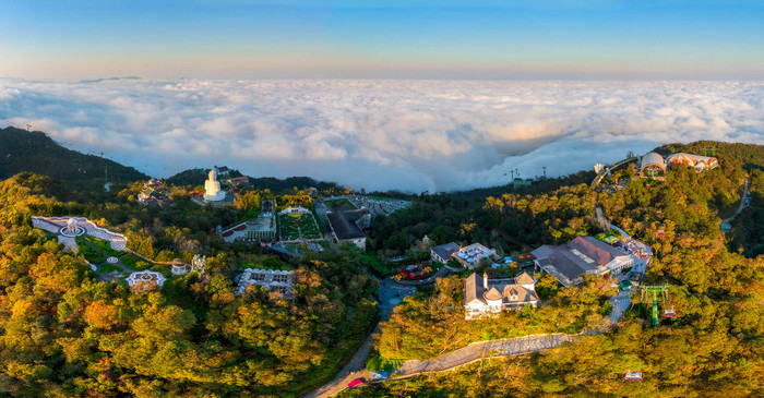 Bà Nà Hills đẹp như tiên cảnh mùa săn mây. Ảnh: Cổng thông tin du lịch thành phố Đà Nẵng