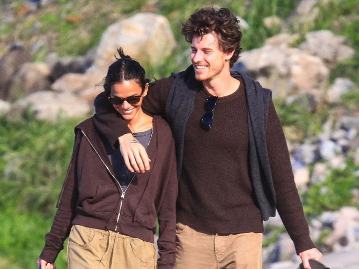 Shawn Mendes chính thức công khai bạn gái Ảnh 1