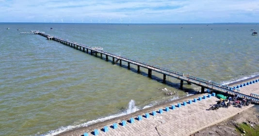 Bãi biển mang vẻ đẹp khác biệt ở quê Hồ Văn Cường Ảnh 7