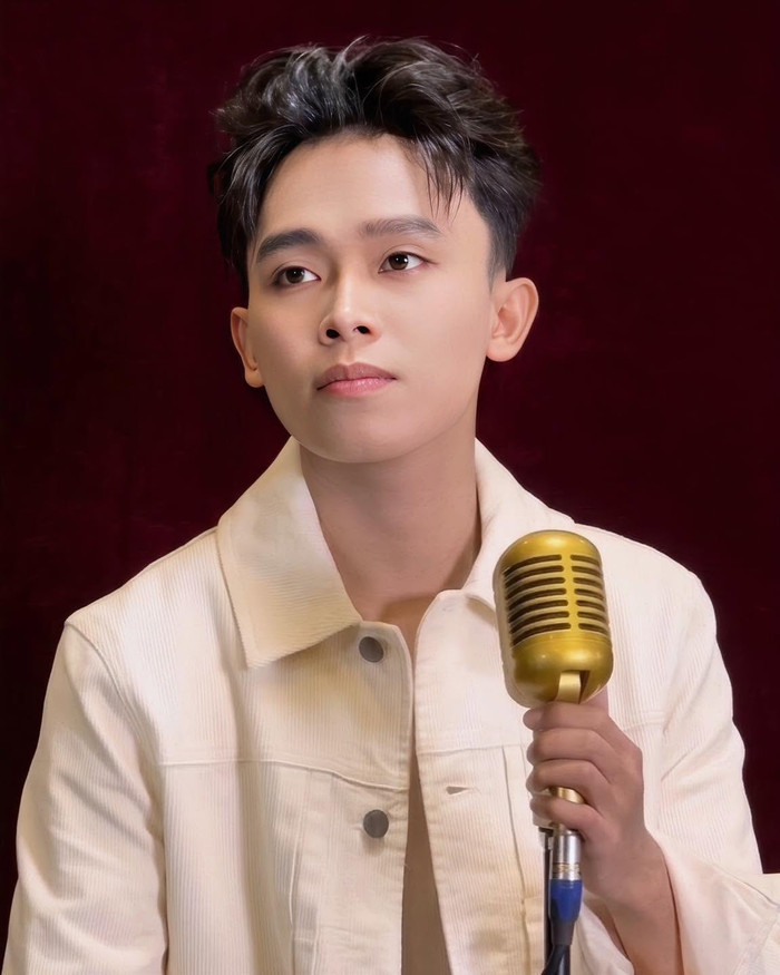 Ca sĩ Hồ Văn Cường.