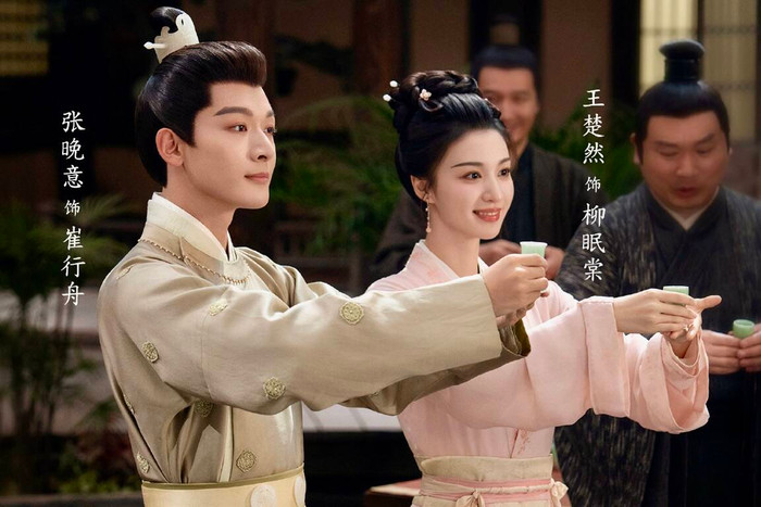 Liễu Chu Ký gây ấn tượng khi xây dựng nữ chính Liễu Miên Đường (Vương Sở Nhiên) với hai thân phận hoàn toàn trái ngược. Trước biến cố, cô là thủ lĩnh của một tổ chức giang hồ, nổi tiếng lạnh lùng và quyết đoán. Sau khi mất trí nhớ, Miên Đường bắt đầu cuộc sống mới trong thân phận một tiểu thư hiền lành, dịu dàng và giàu lòng trắc ẩn. Khi ký ức dần quay trở lại, cô phải đối mặt với quá khứ của chính mình, đứng giữa lựa chọn tiếp tục con đường cũ hay bảo vệ cuộc sống hiện tại. Hành trình chuyển biến tâm lý của nữ chính là điểm hấp dẫn nhất của bộ phim.