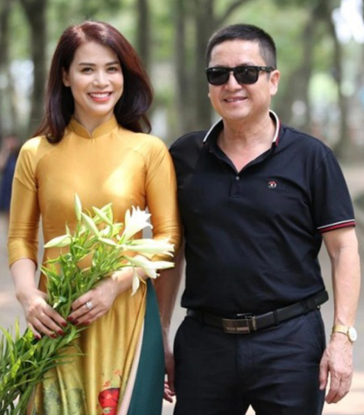 &nbsp;NSƯT Chí Trung công khai mối quan hệ với doanh nhân Ý Lan.
