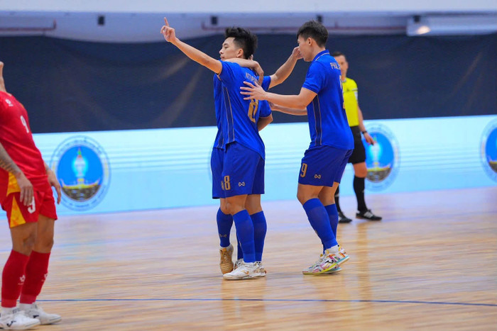 Trận hòa 3-3 trước tuyển futsal Việt Nam khiến nhiều CĐV Thái Lan bày tỏ sự lo lắng về vị thế số một khu vực. Ảnh: FAT