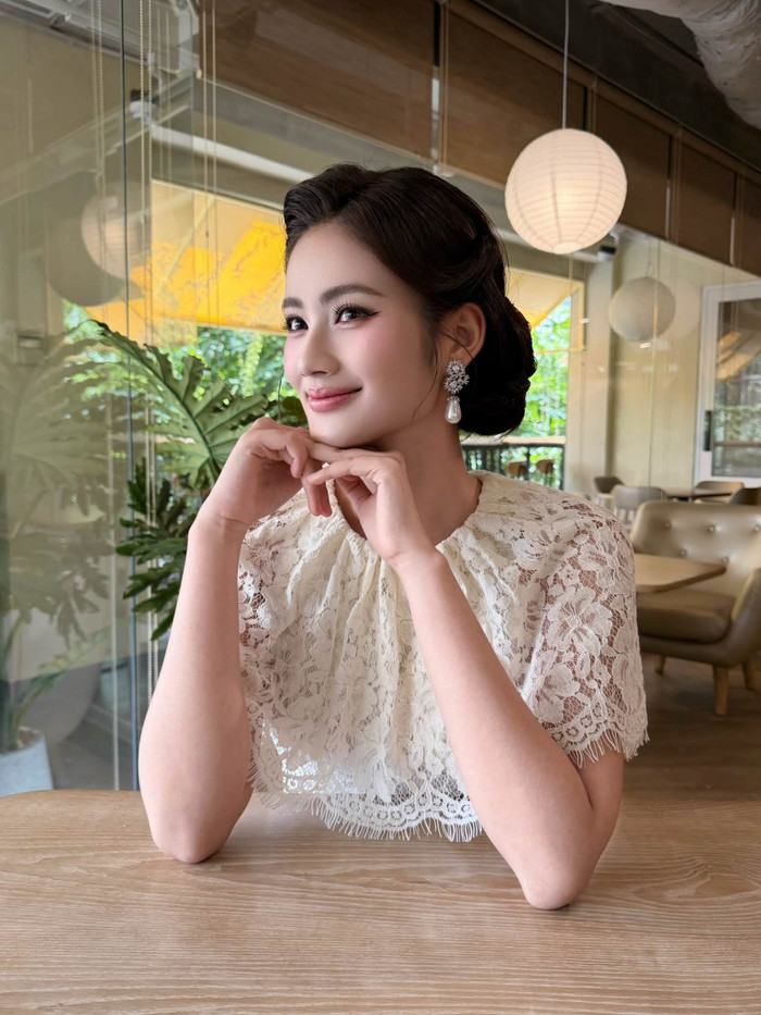Hoa hậu Ý Nhi về Việt Nam nhân có kỳ nghỉ sau thời gian học tập ở Úc.