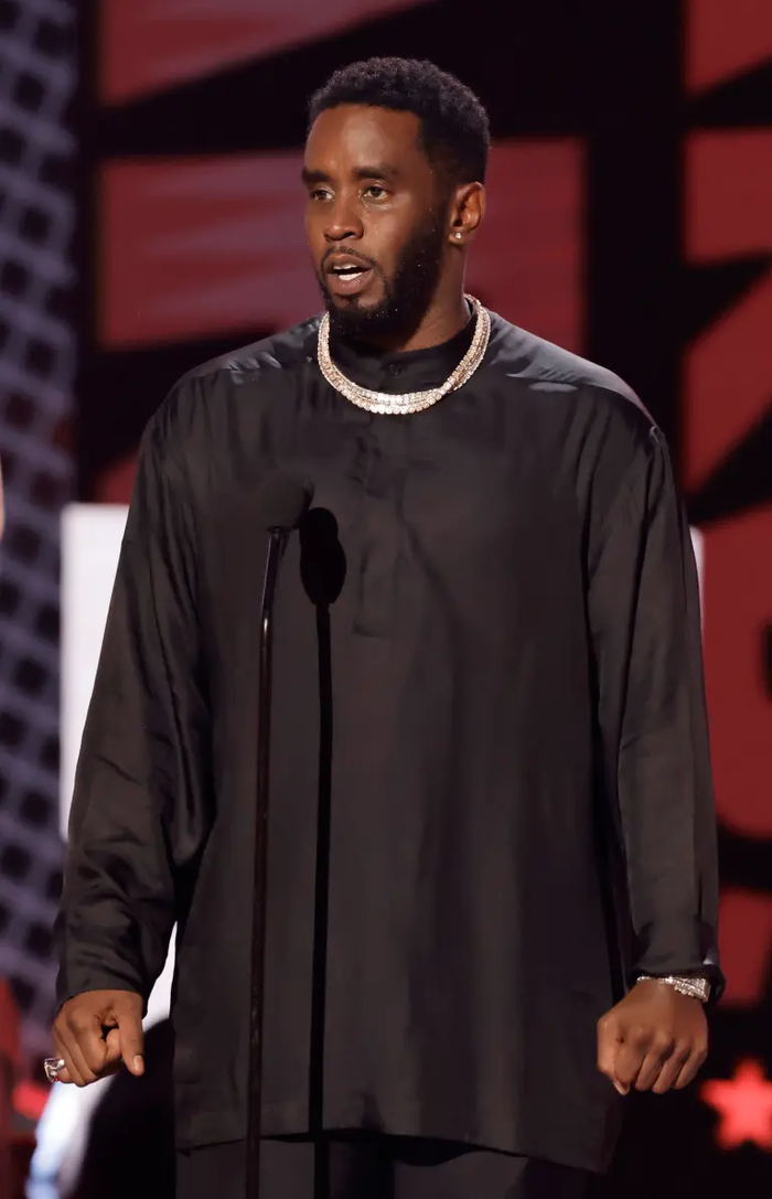 Sean 'Diddy' Combs hiện chấp hành bản án 4 năm tù tại Trại cải huấn liên bang Fort Dix (bang New Jersey).