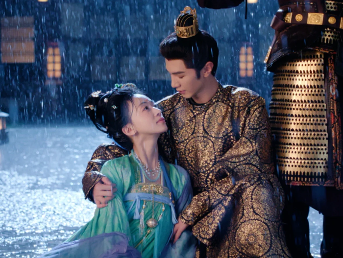 Ngay từ khi khai máy, Ngự Đình Dao đã thu hút sự quan tâm lớn. Bộ ảnh quảng bá với hai gam màu đỏ ,xanh nhanh chóng leo top tìm kiếm, nhờ tạo hình nổi bật của Ngô Cẩn Ngôn và Trần Triết Viễn. Trailer nhanh chóng vượt 2 triệu lượt xem, gây ấn tượng với những màn đấu trí yêu - hận đan xen, từ đối đầu mưu lược đến những khoảnh khắc lãng mạn dưới chung một chiếc ô.
