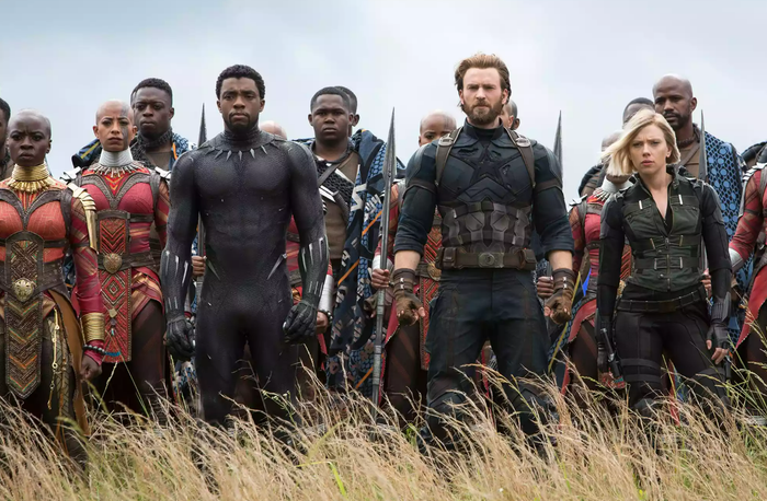 Danai Gurira, Chadwick Boseman, Chris Evans, Scarlet Johansson và Sebastian Stan trong Avengers: Infinity War. Ảnh: NSX