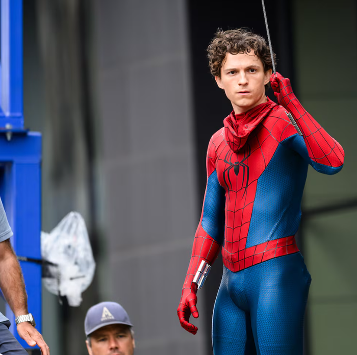 Peter Parker bước vào hành trình trưởng thành mới, đối mặt với sự cô độc sau các sự kiện của No Way Home. Ảnh: Marvel.