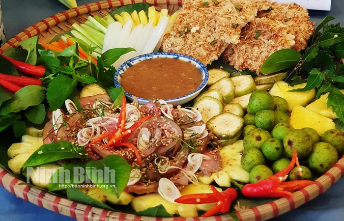 Mâm ẩm thực với toàn đặc sản Ninh Bình. Ảnh: báo Ninh Bình