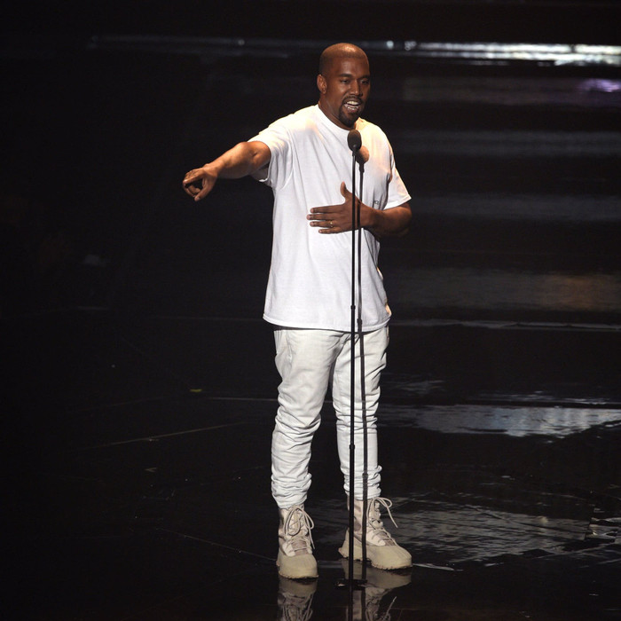 Kanye West tiếp tục hầu tòa, bị nhà sản xuất tố quỵt tiền suốt hai năm Ảnh 1
