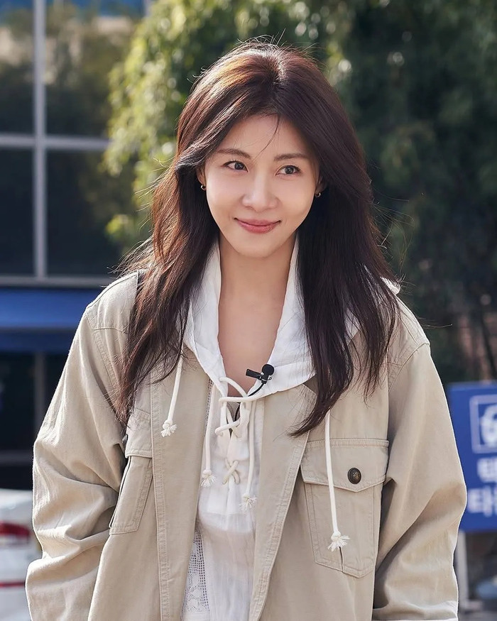 Nhan sắc cuốn hút của Ha Ji Won.
