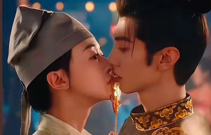 Tuyến tình cảm giữa Mạnh Đình Huy và Anh Quả cũng tạo ra hai cách tiếp nhận khác nhau.&nbsp;