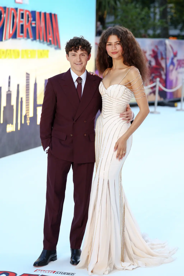 Zendaya và Tom Holland được cho là vừa tổ chức một buổi tiệc cưới riêng tư dành cho gia đình và bạn bè.