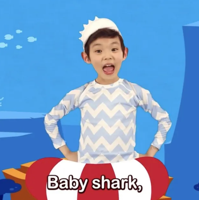 Park Geon Roung tham gia MV Baby Shark.