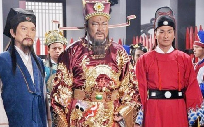 Bộ ba Kim Siêu Quần (vai Bao Công) - Hà Gia Kính (vai Triển Chiêu) - Phạm Hồng Hiên (vai Công Tôn Sách) trong Bao Thanh Thiên 1993