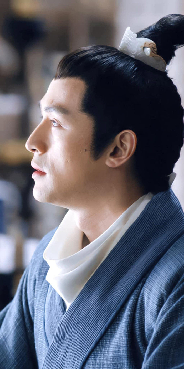 Mai Trường Tô vượt qua bệnh tật và bi kịch để tìm lại công bằng cho những người đã khuất. Ảnh: Weibo.